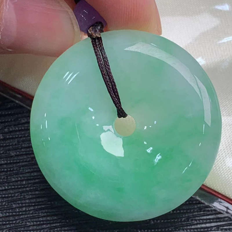 翡翠平安扣