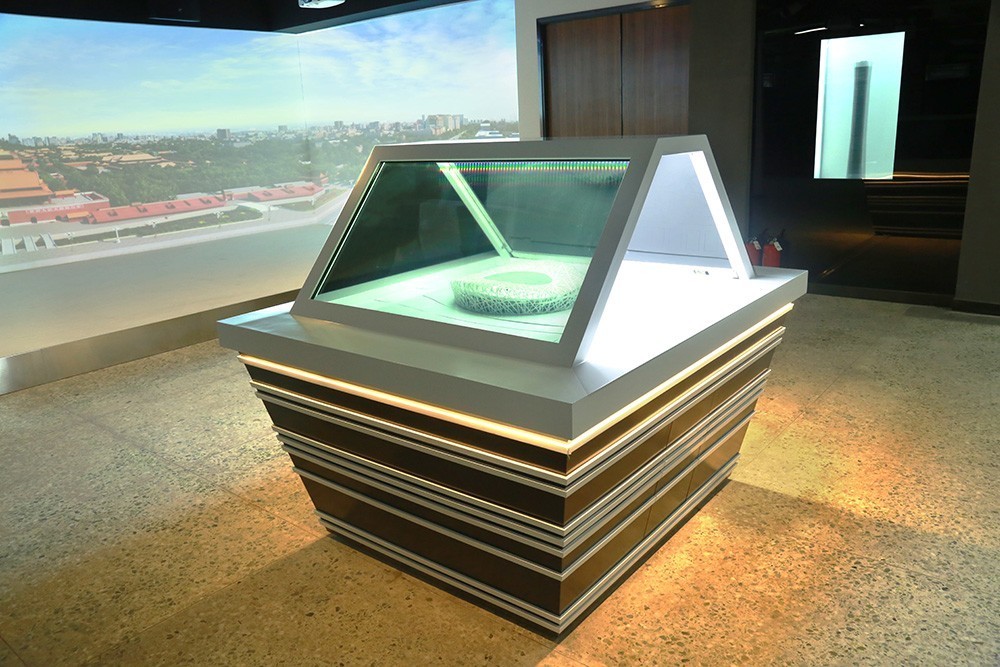 15.6' Transparent Laptop Screen