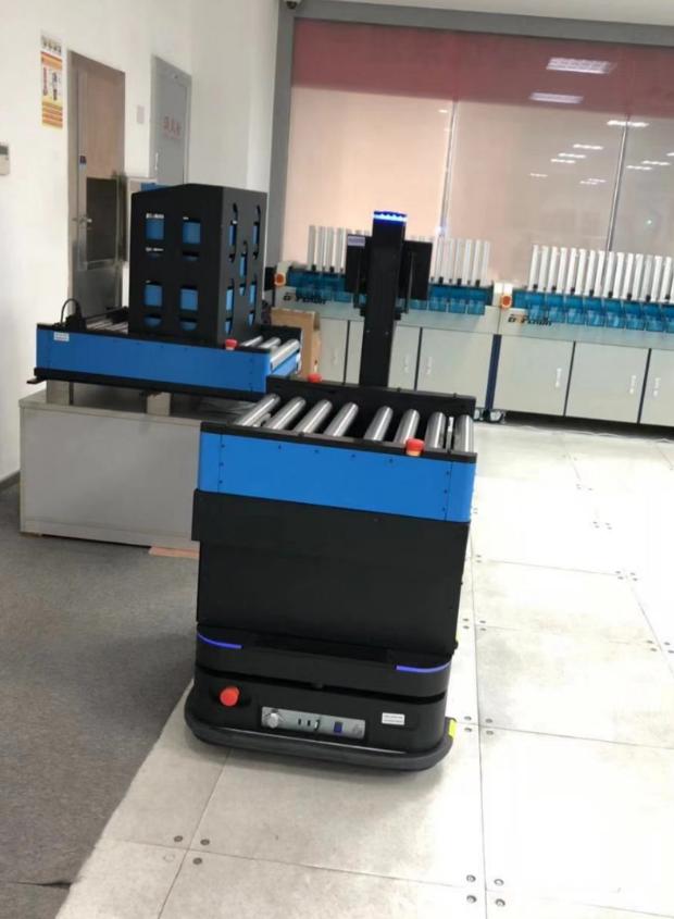 无人搬运机器人