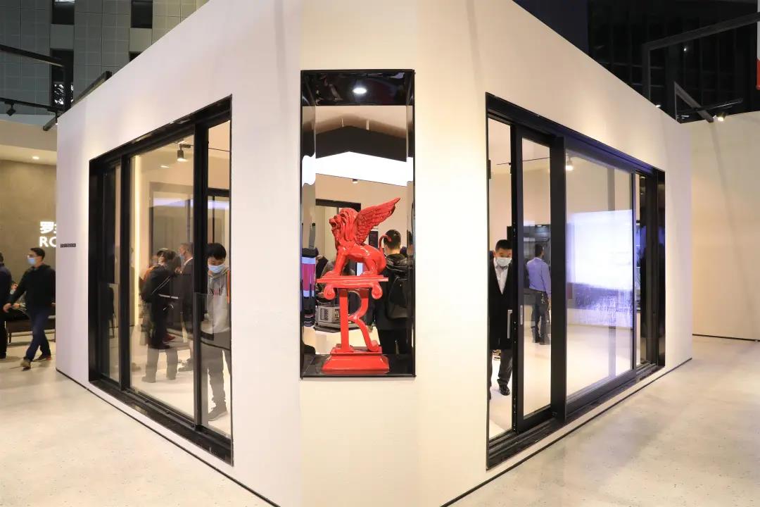 禄城精密门窗工厂